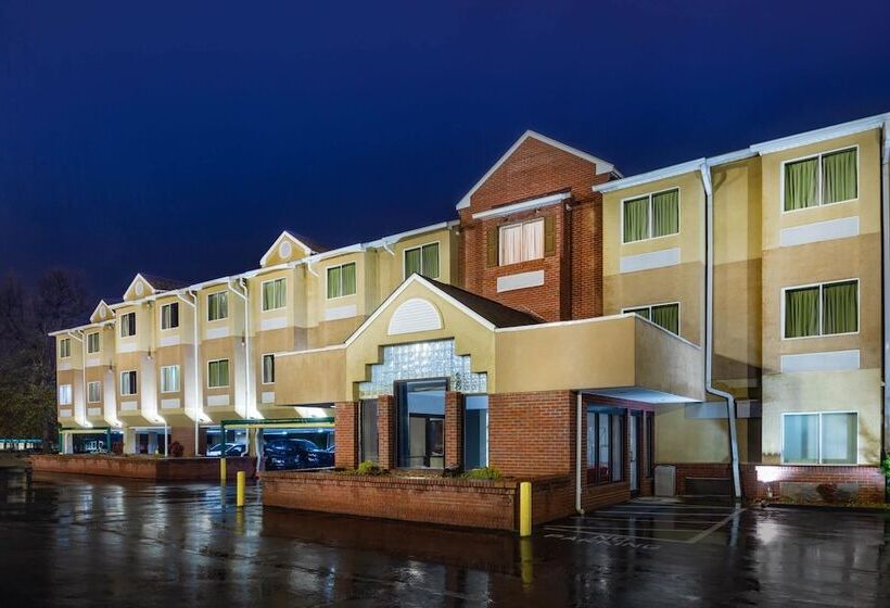 Microtel Inn By Wyndham Lake Norman