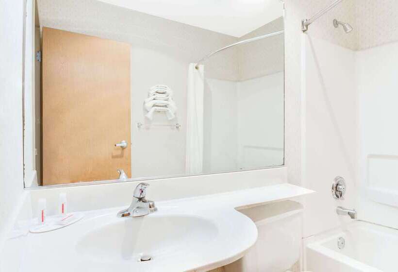 Microtel Inn By Wyndham Greensboro