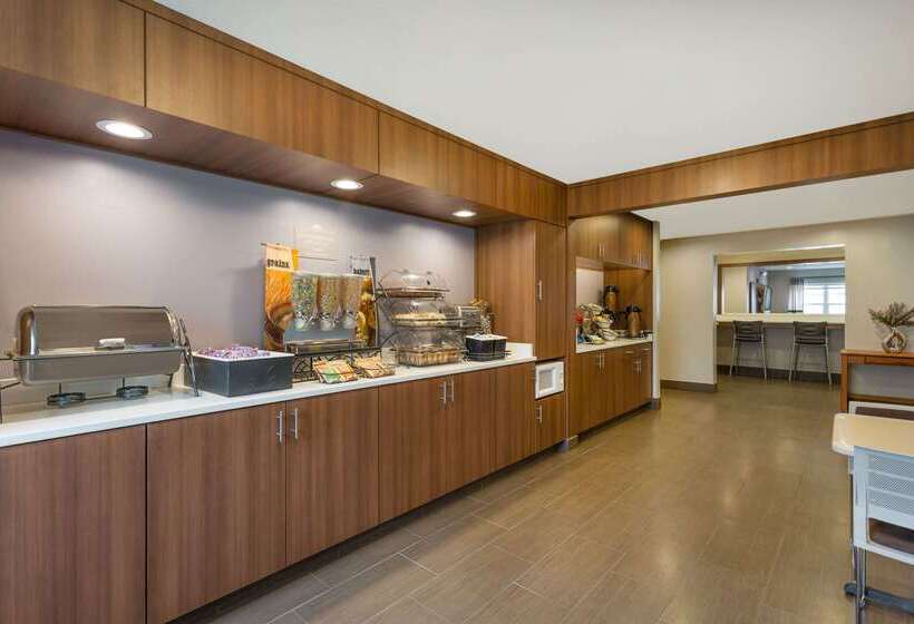 Microtel Inn & Suites By Wyndham Richmond Airport