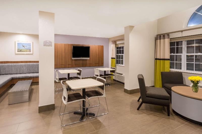 Microtel Inn & Suites By Wyndham Richmond Airport