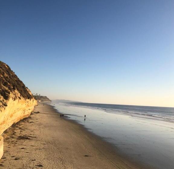 Moonlight Beach Motel