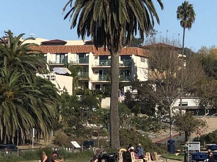 Moonlight Beach Motel