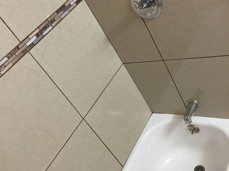 فندق على الطريق Mayo Inn