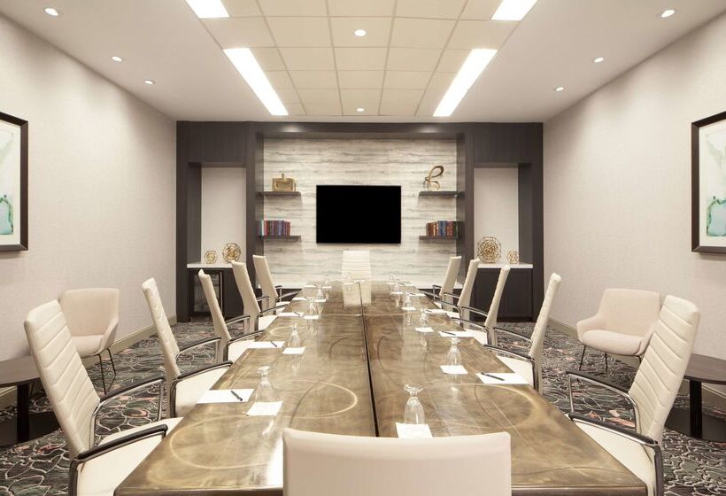 استراحتگاه Hilton Atlanta/marietta Hotel & Conference Center