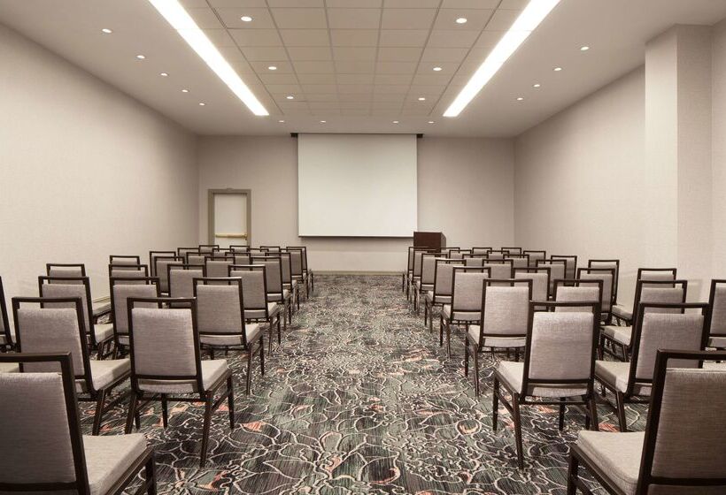 استراحتگاه Hilton Atlanta/marietta Hotel & Conference Center