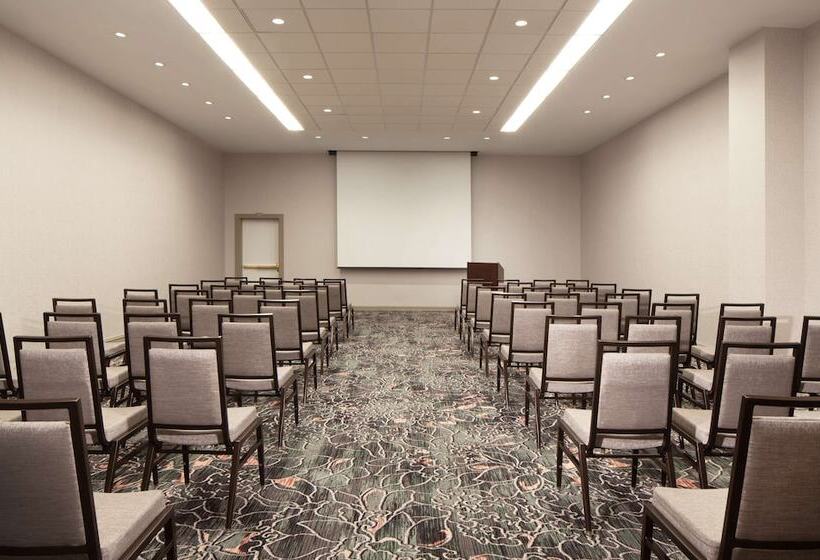 استراحتگاه Hilton Atlanta/marietta Hotel & Conference Center