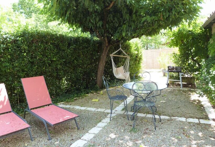 تختخواب و صبحانه Le Logis De La Brumanderie   Saintes