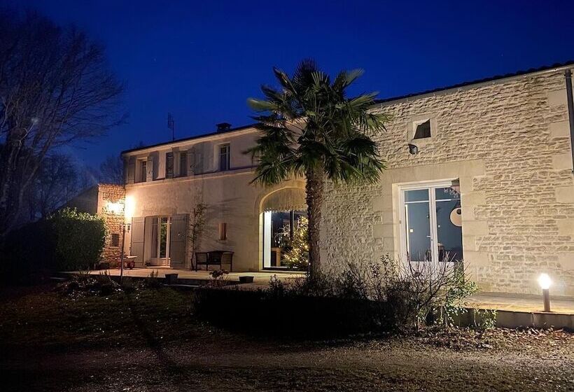تختخواب و صبحانه Le Logis De La Brumanderie Saintes