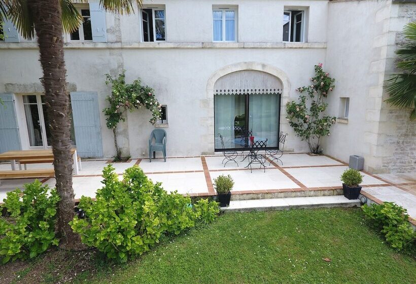 تختخواب و صبحانه Le Logis De La Brumanderie   Saintes