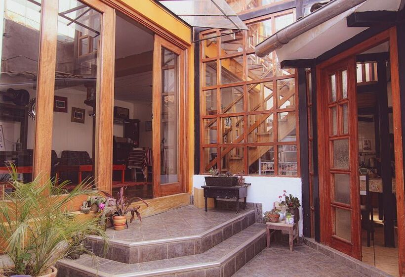 تختخواب و صبحانه Native Soul Guesthouse