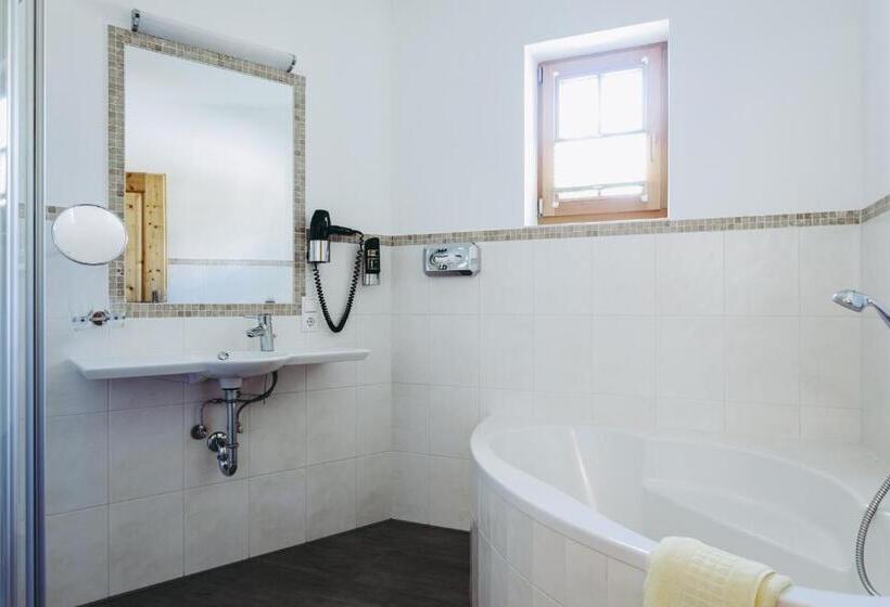 هتل Andis Almdorf