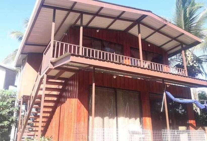 فندق Cabinas Y Tour Aaron Tortuguero