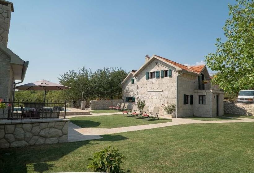 Villa Andric