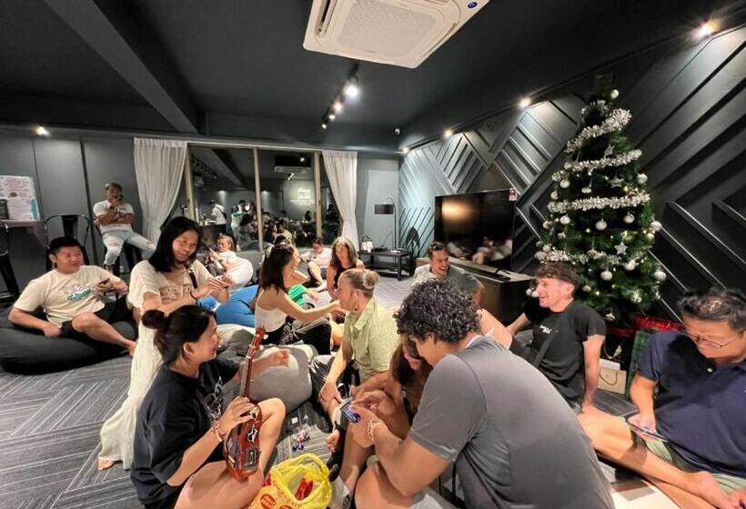 فندق Homy Seafront Hostel