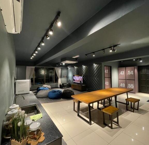 فندق Homy Seafront Hostel