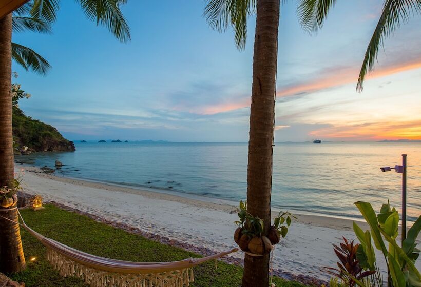 Baan Tao Talay   Beachfront Private Villa