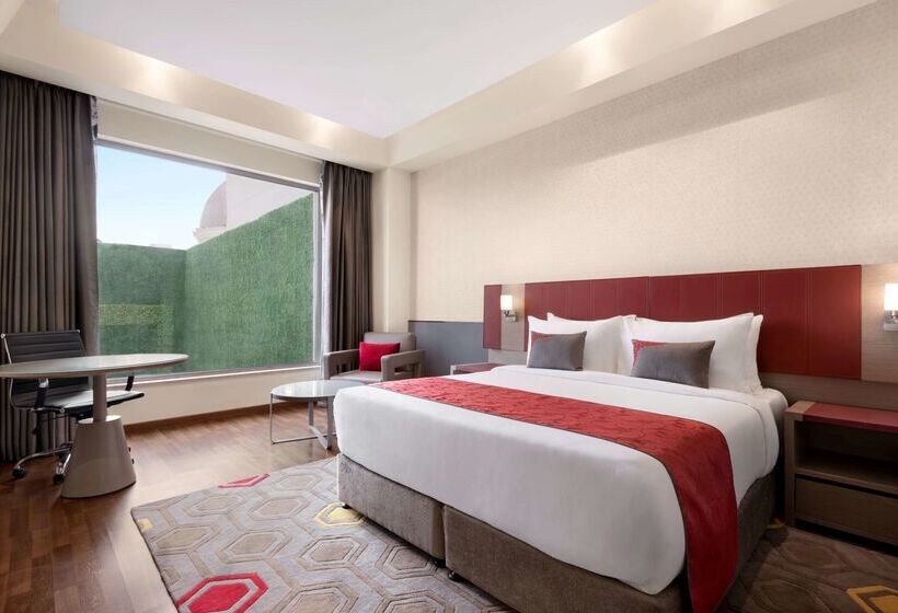 هتل Ramada Plaza By Wyndham Lucknow