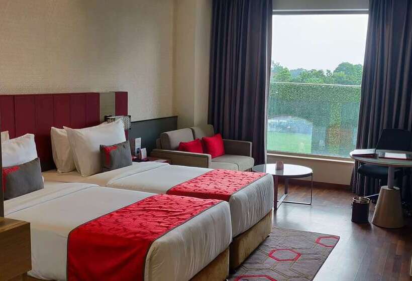 هتل Ramada Plaza By Wyndham Lucknow  And Convention Centre