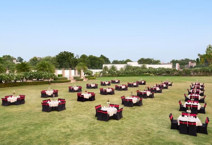 هتل Ramada Plaza By Wyndham Lucknow