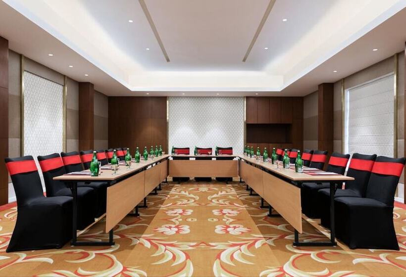 هتل Ramada Plaza By Wyndham Lucknow