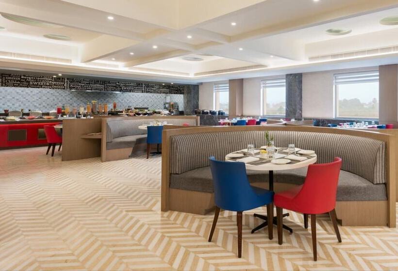 هتل Ramada Plaza By Wyndham Lucknow