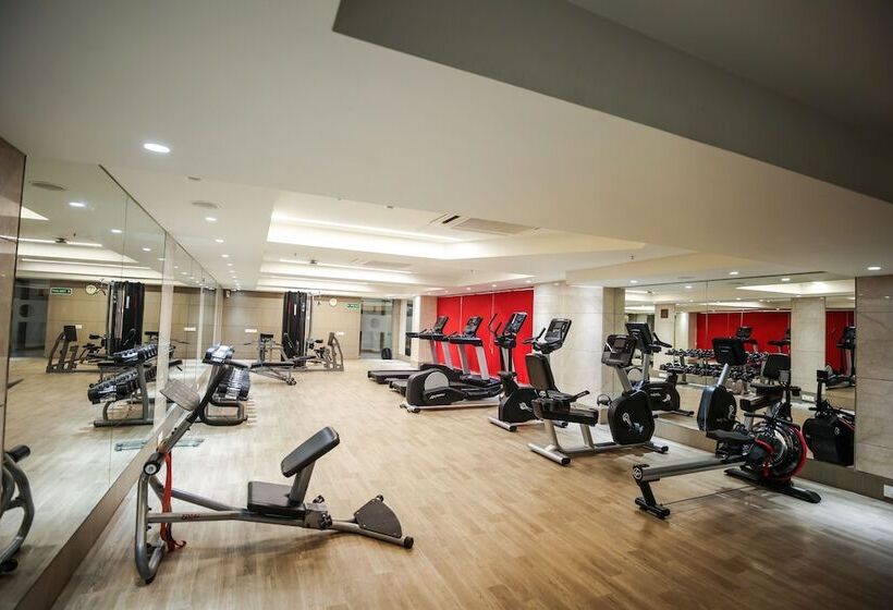 هتل Ramada Plaza By Wyndham Lucknow