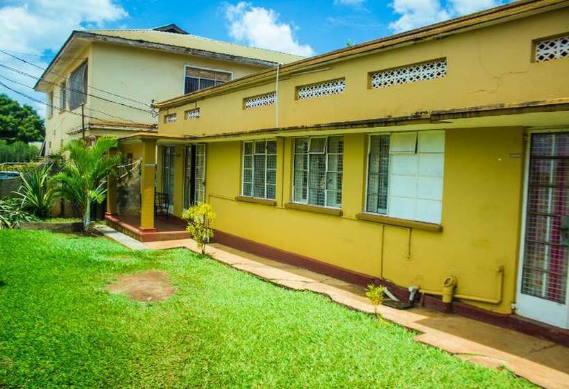 پانسیون Raddison's Guest House