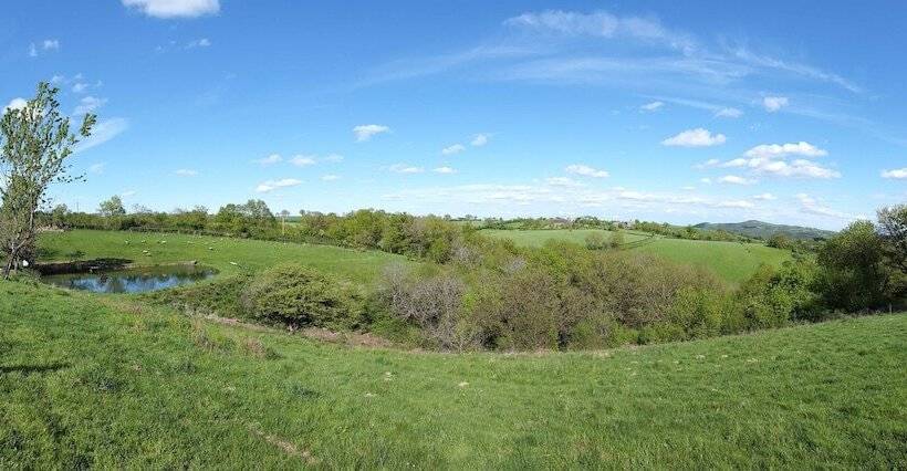 住宿加早餐  L Ecrin Du Segala   La Roulotte