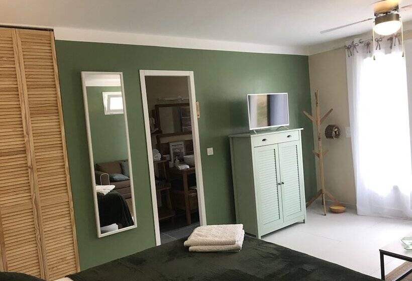 ベッドアンドブレックファースト La Désirade Chambres D Hôtes En Provence