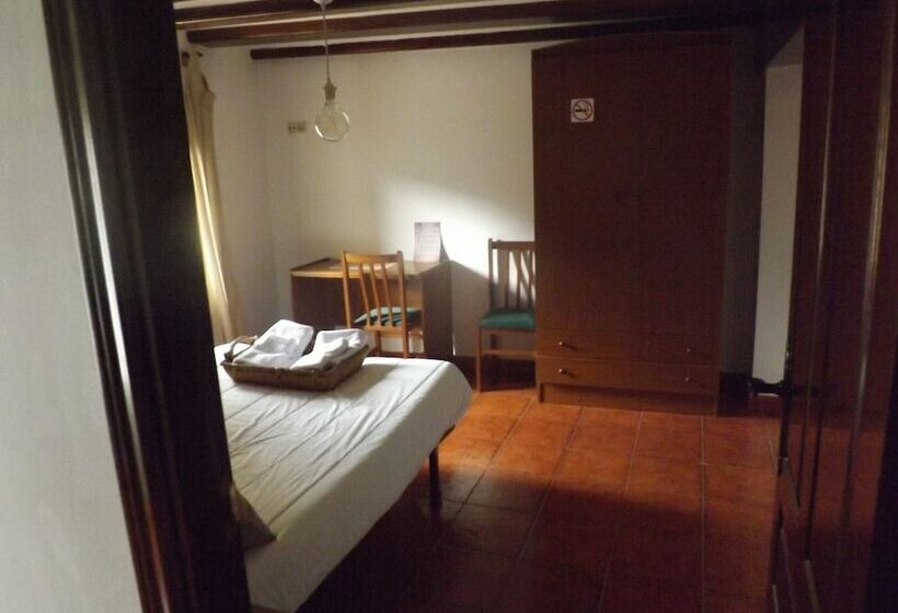 فندق فئة نجمة واحدة La Barbacana