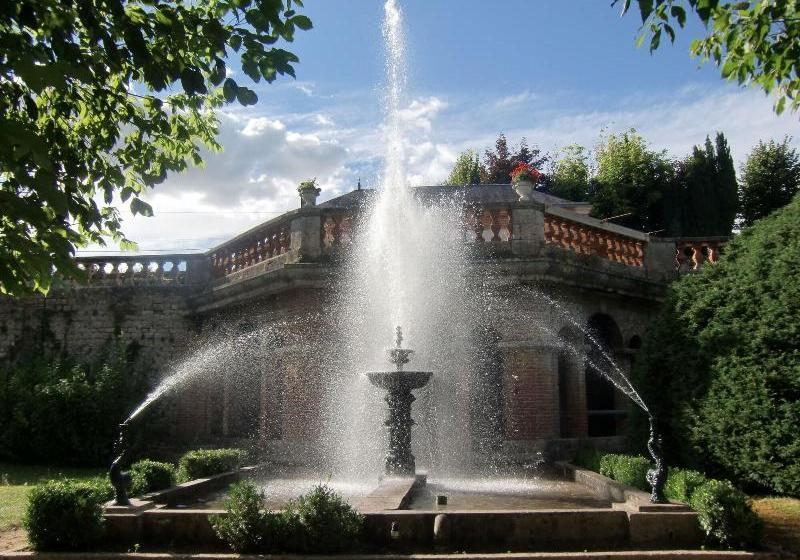 تختخواب و صبحانه Château De Guignes