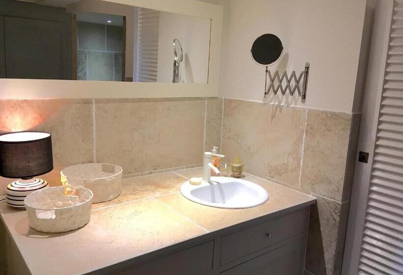 ベッドアンドブレックファースト Les Chapeliers