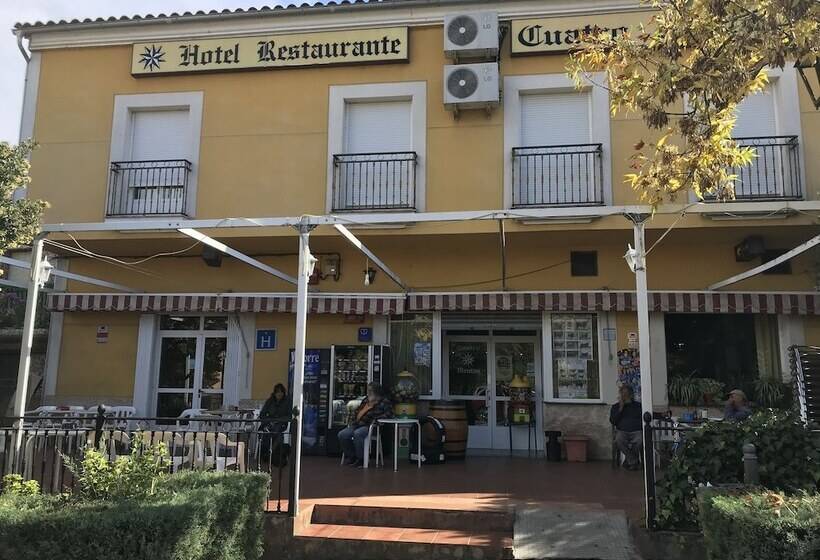 호텔 Cuatro Vientos