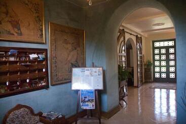 Le Clos Des Cedres B&b