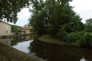 Le Clos Des Cedres B&b