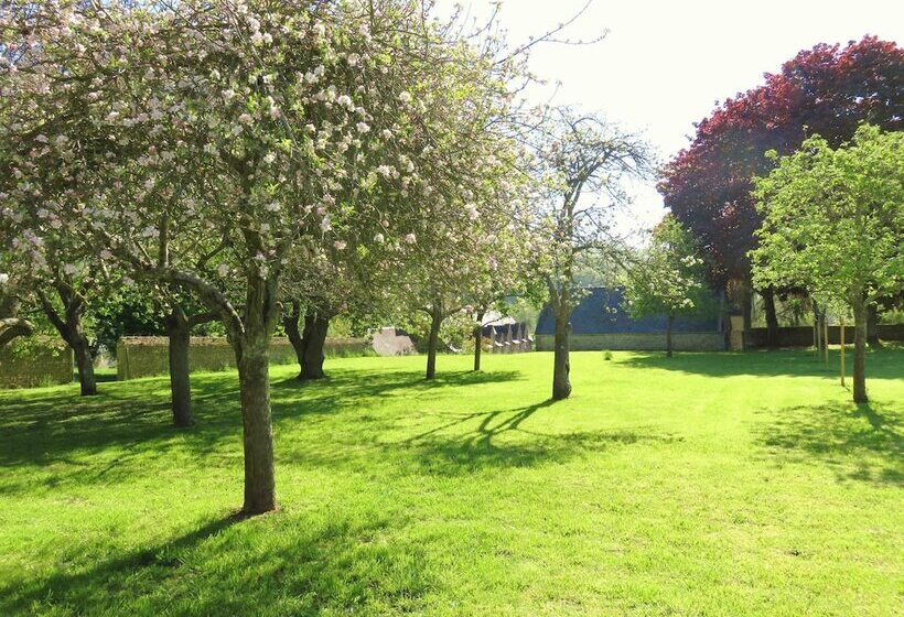 Le Manoir De Placy   Bed And Breakfast