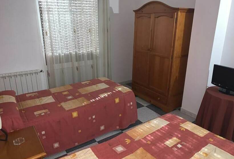 ペンション Hostel Restaurant Leyvamar