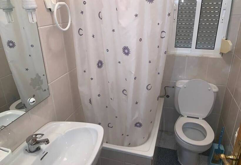 ペンション Hostel Restaurant Leyvamar