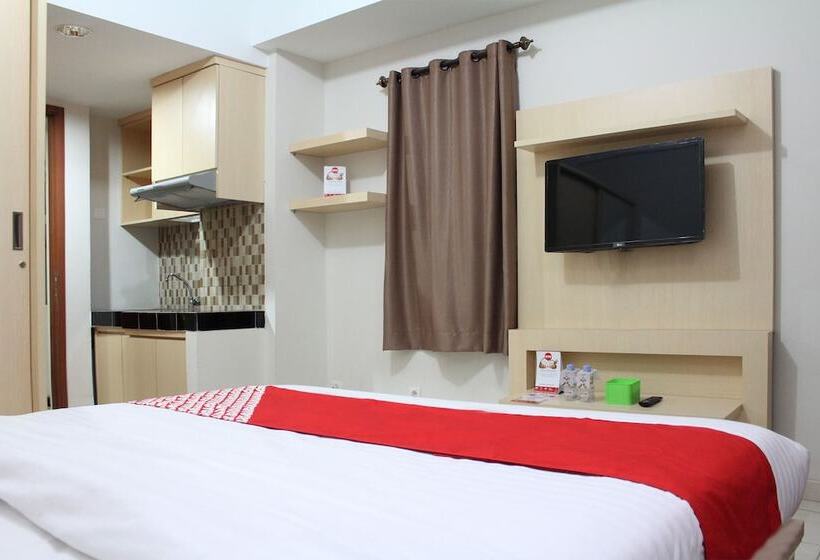 Общежитие Oyo 266 Margonda Residence 5