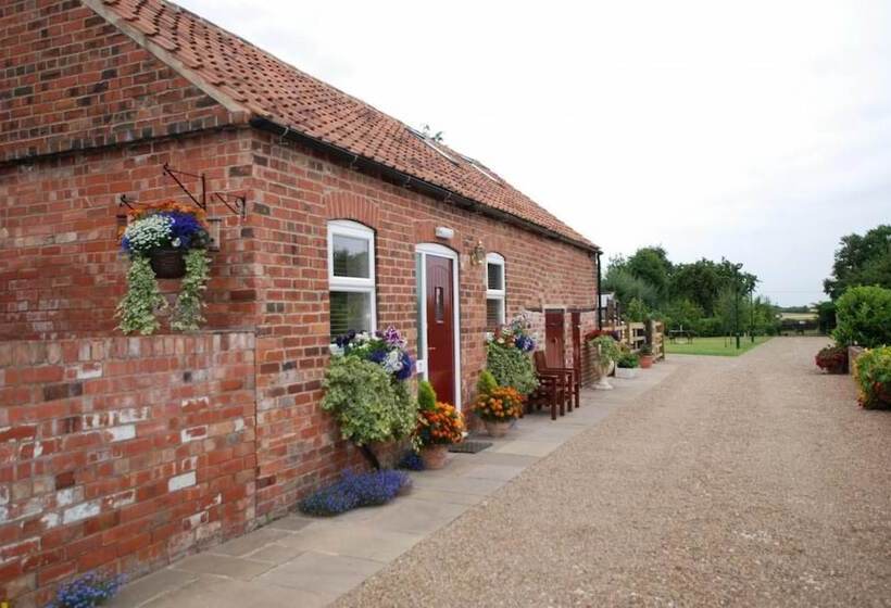 تختخواب و صبحانه Home Farm & Lodge