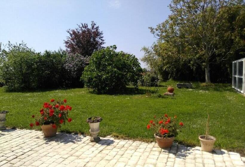 تختخواب و صبحانه La Ferme Du Bien Etre