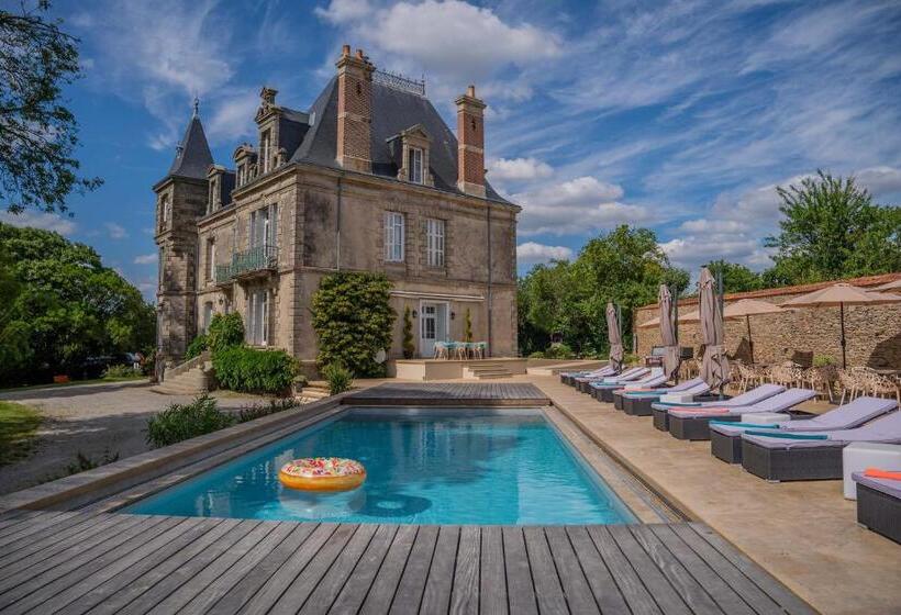 ベッドアンドブレックファースト Le Château Des Tourelles En Vendée