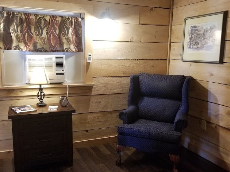 Chautauqua Hillcrest Inn