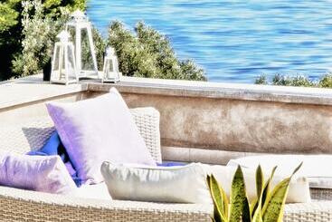 Golden King Villas