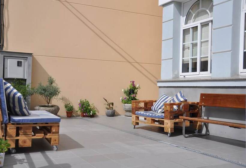 مسافرخانه La Terraza