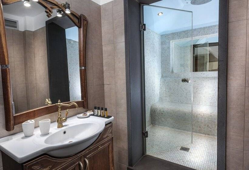 Iakovakis Suites & Spa
