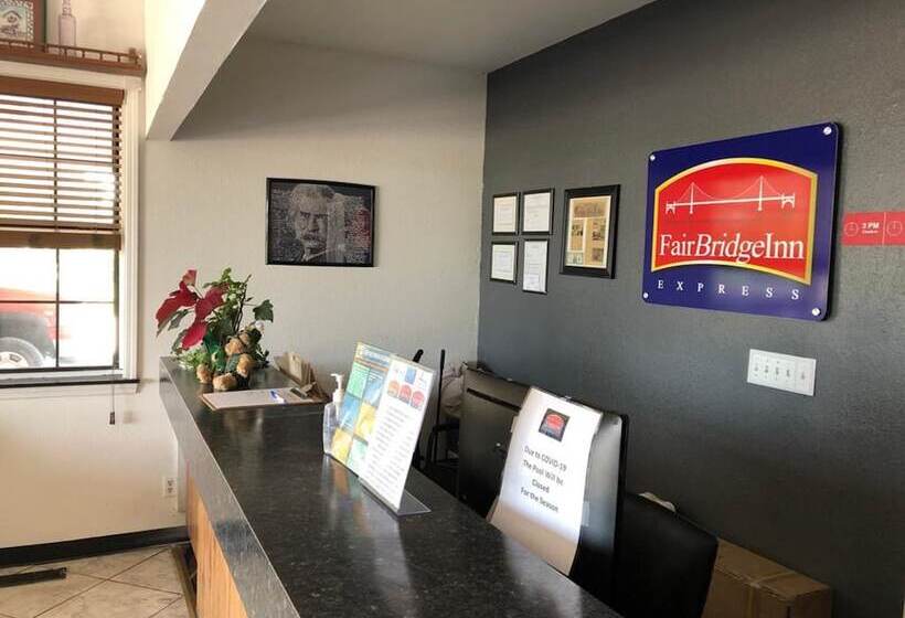 モーテル Fairbridge Inn Express, Monroe City