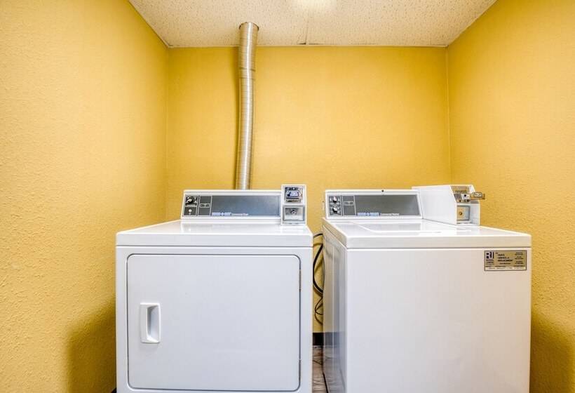 モーテル Fairbridge Inn Express, Monroe City