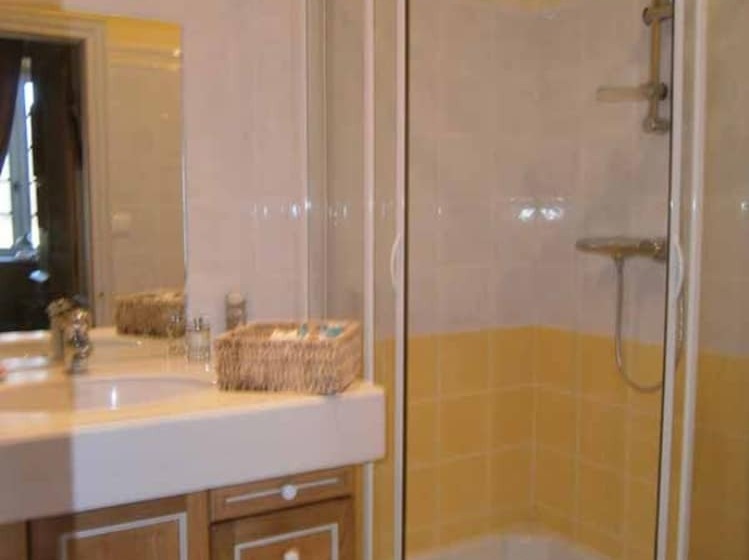 بنسيون Château De La Sémondière