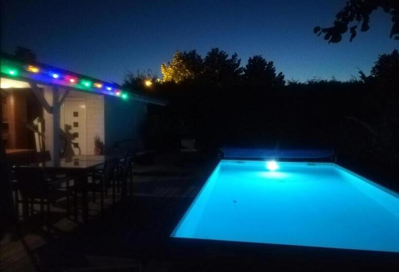 펜션 Les Arums De Fondeminjean